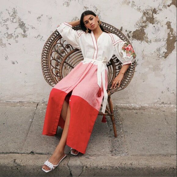 De Castro Dresses & Skirts - NWT De Castro white pink colorblock linen floral embroidered Lotus maxi dress